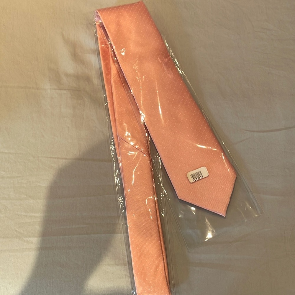 Pink tie with mini dots